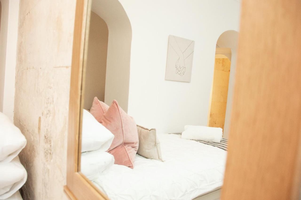 Garden Flat In Period Property Centrally Located Bath Exterior foto