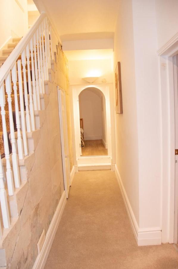 Garden Flat In Period Property Centrally Located Bath Exterior foto
